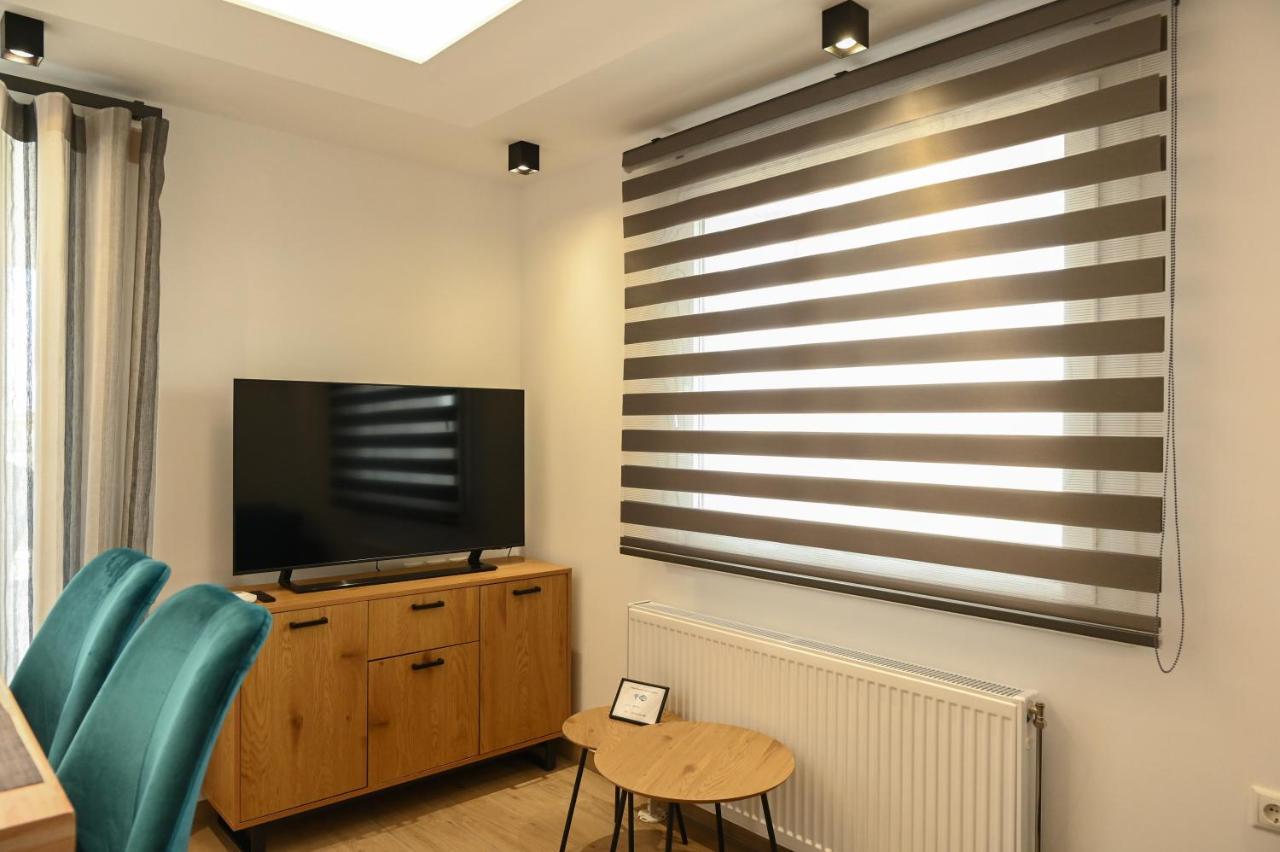Larisa Hospitality I - Roof Top Apartment - With Free Parking Bagian luar foto