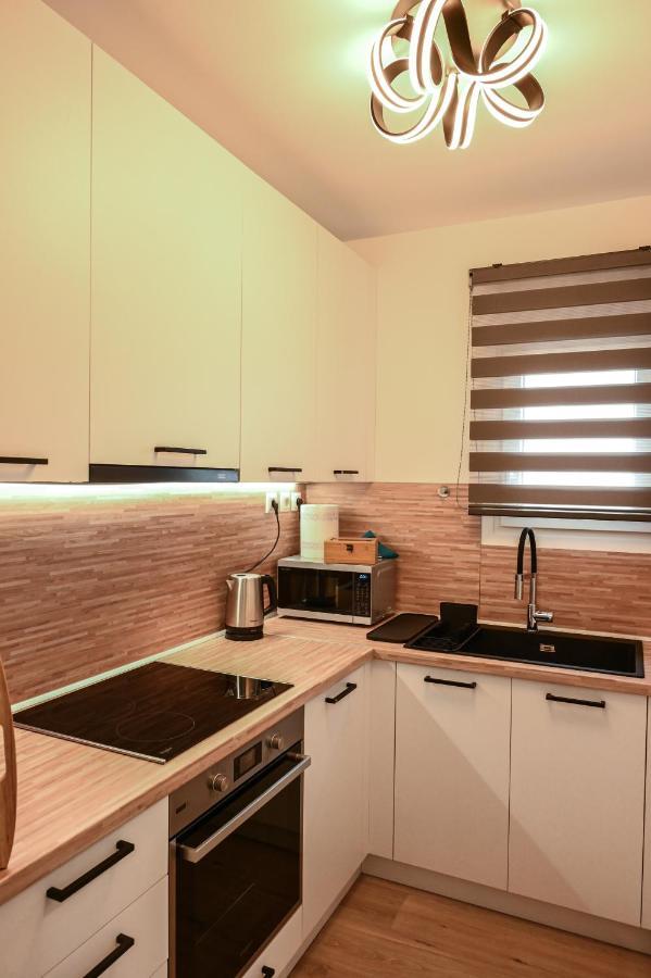 Larisa Hospitality I - Roof Top Apartment - With Free Parking Bagian luar foto